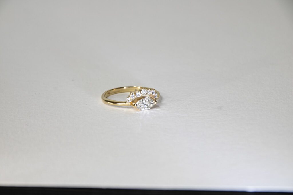 טבעת זהב כתר יהלום בחיתוך מרקיזה